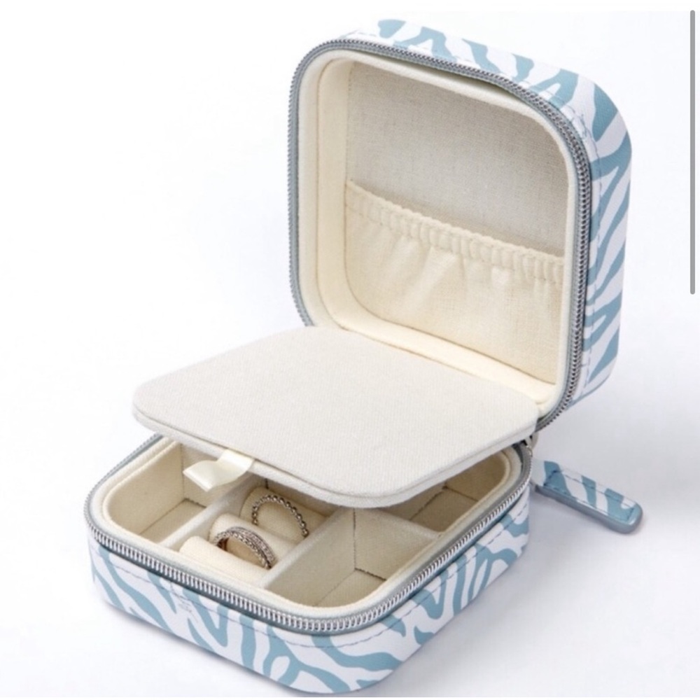 Milly Animal Print Zip Around Traveling Jewelry Case